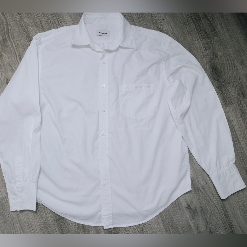 Classic White Men's Button-Up Shirt - Unbranded